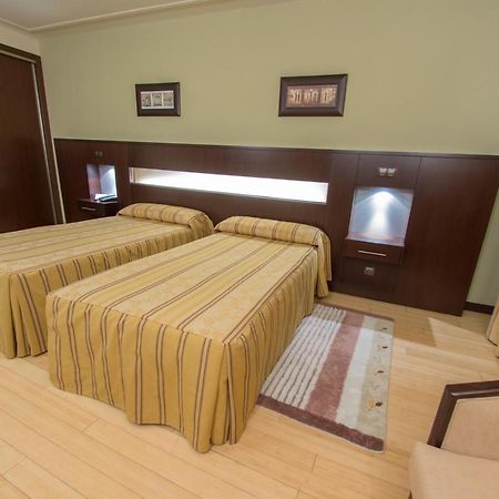 Hotel Los 5 Pinos Madrid Exterior photo