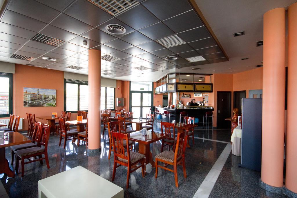 Hotel Los 5 Pinos Madrid Exterior photo