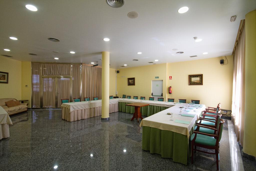 Hotel Los 5 Pinos Madrid Exterior photo