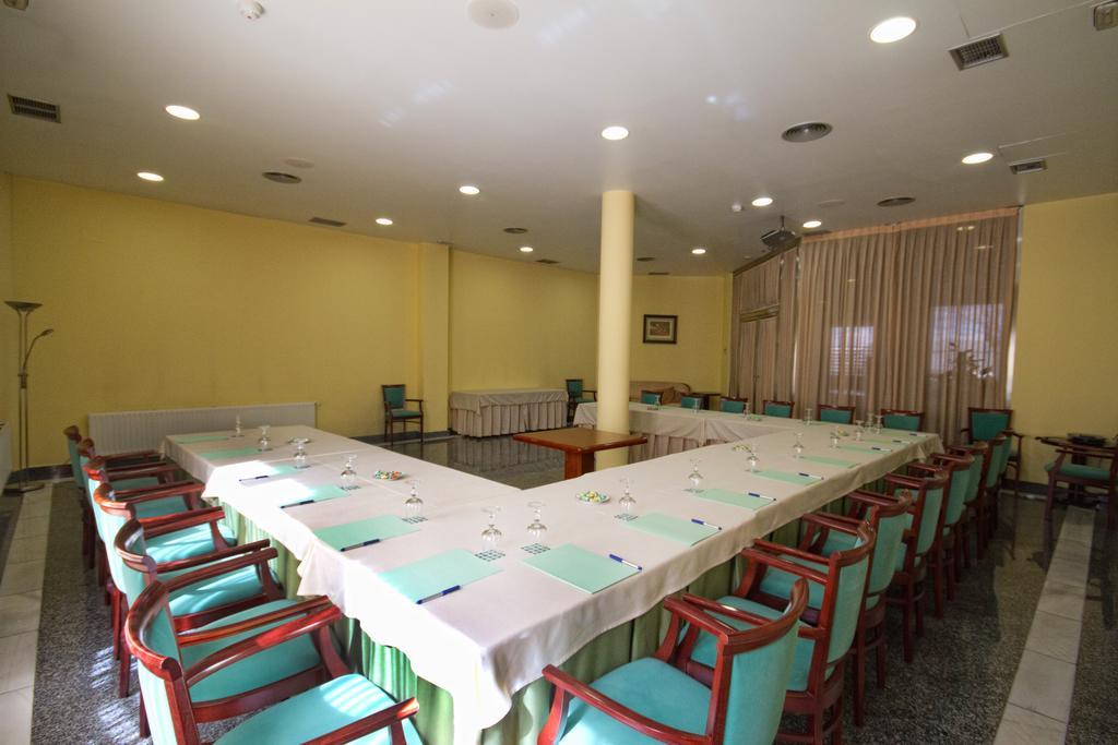 Hotel Los 5 Pinos Madrid Exterior photo