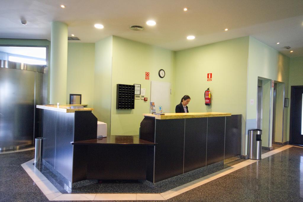 Hotel Los 5 Pinos Madrid Exterior photo