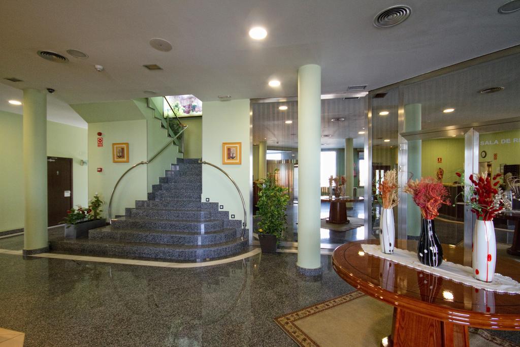 Hotel Los 5 Pinos Madrid Exterior photo